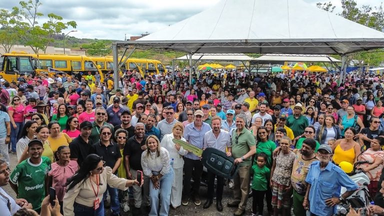 I Prefeitura Itinerante leva serviços, cidadania e novos veículos para Santo Antônio do Jacinto